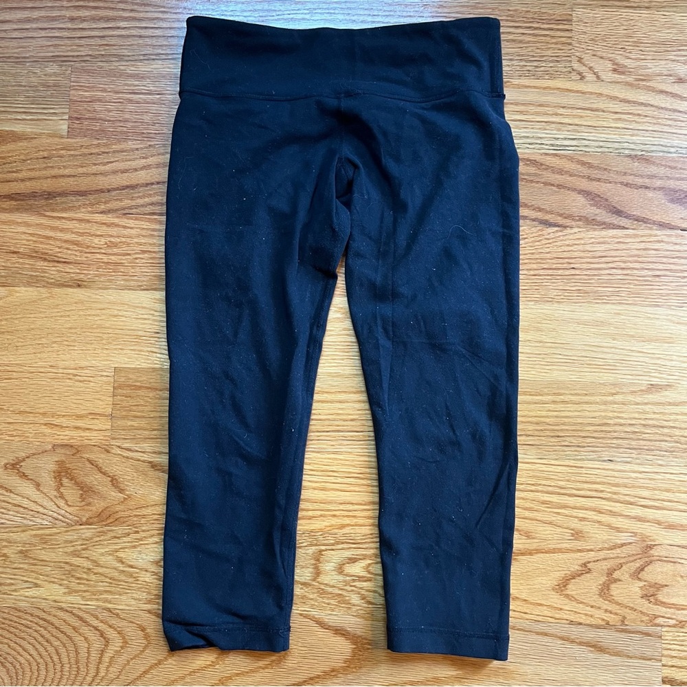 Lululemon black crop leggings size 6